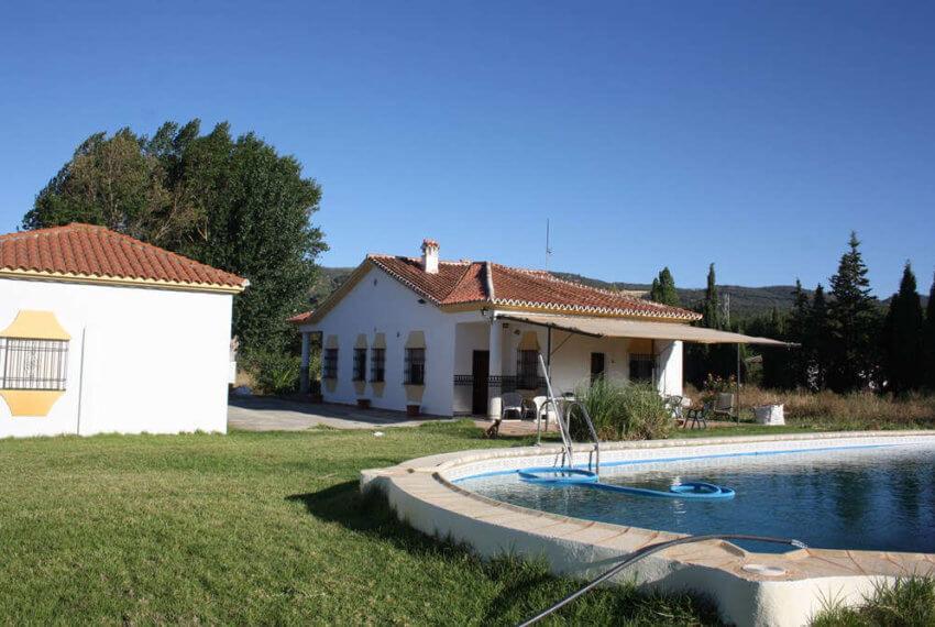 M-1024-casa-de-campo-mit-pool-und-tennisplatz-in-ronda-02