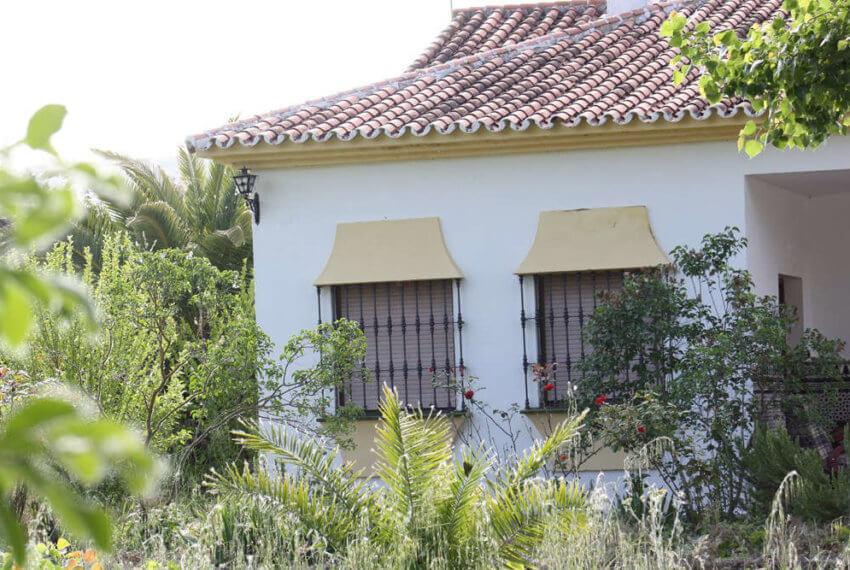 M-1024-casa-de-campo-mit-pool-und-tennisplatz-in-ronda-06