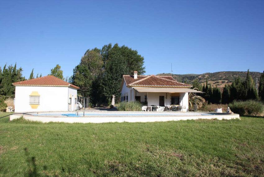 M-1024-casa-de-campo-mit-pool-und-tennisplatz-in-ronda-19