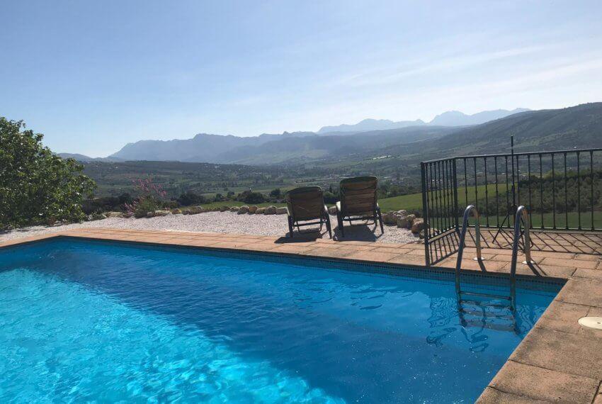 Fincas Andalucia - Ronda - Wunderschöne Finca mit herrlicher Aussicht auf die Berge von Grazalema