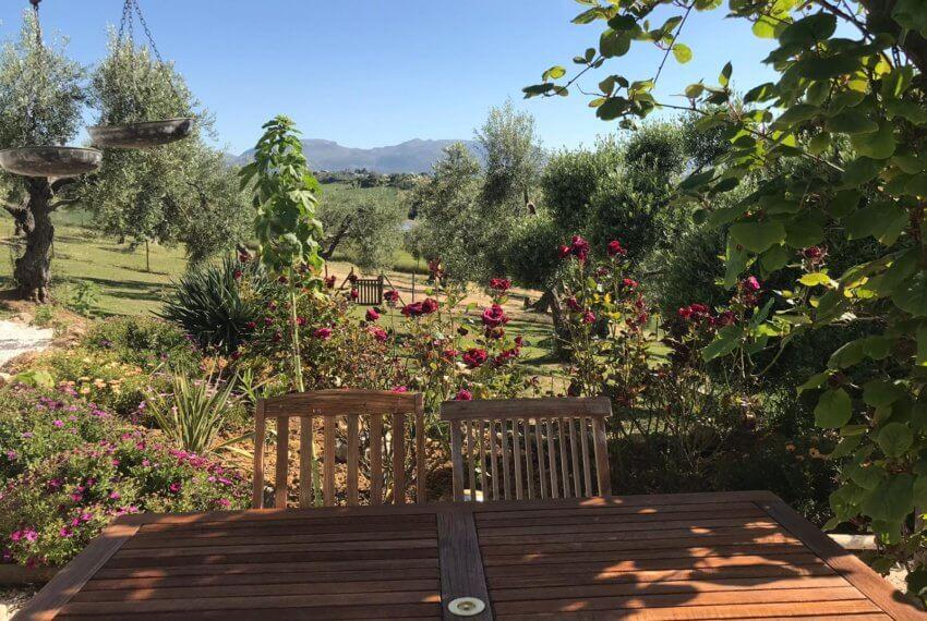 Fincas Andalucia - Ronda - Wunderschöne Finca mit herrlicher Aussicht auf die Berge von Grazalema