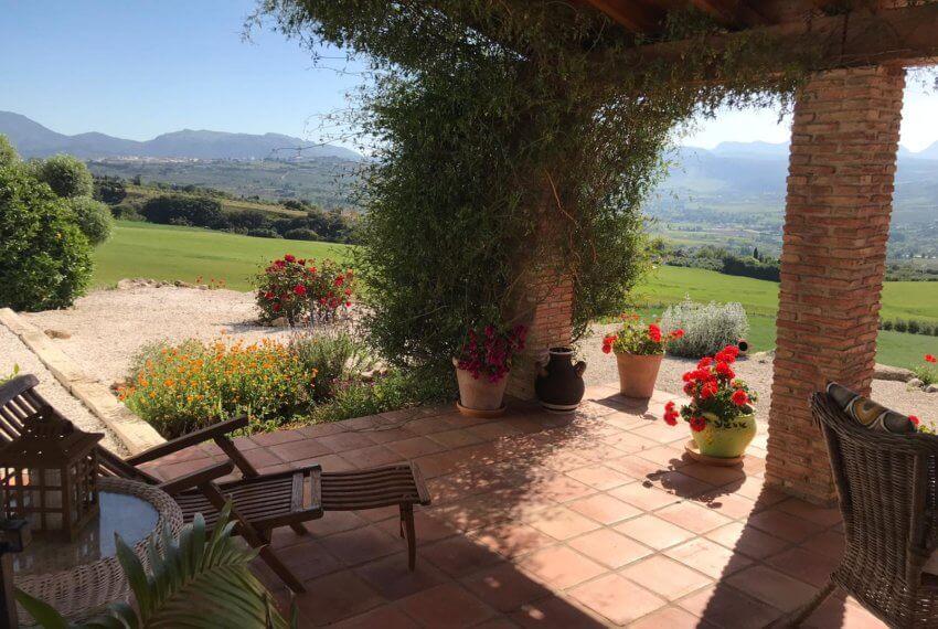 Fincas Andalucia - Ronda - Wunderschöne Finca mit herrlicher Aussicht auf die Berge von Grazalema