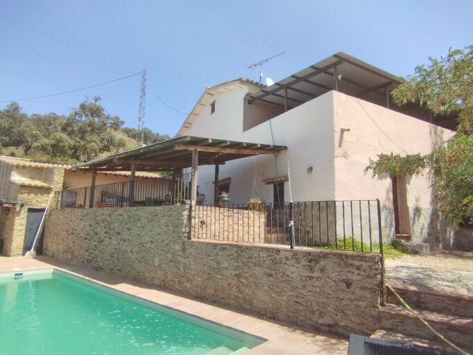 Traumhafte Finca in Ronda mit 2 Häusern, 2 Pools und atemberaubendem Blick