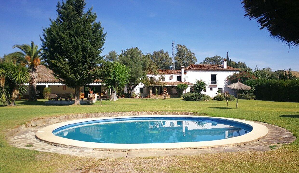Landhaus mit Gaestehaus, Pool und Pferdestall in Jimena de la Frontera-01
